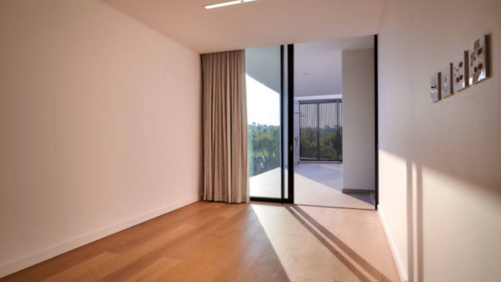 http://1080x1920_0003_Steyn-City-Bedroom