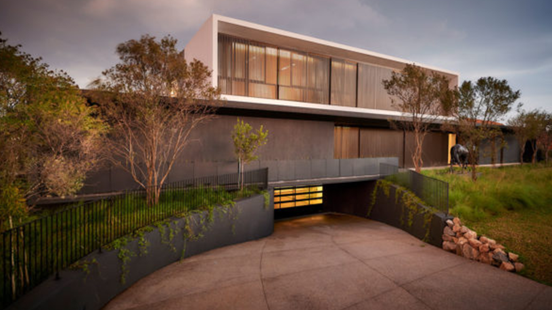 http://1080x1920_0008_Steyn-City-Driveway