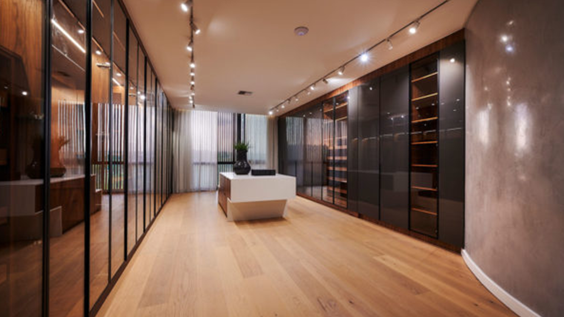 http://1080x1920_0020_Steyn-City-Walkin-Cupboard